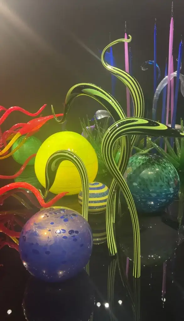 Multi-colored glass structure